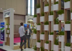 Multi-layer growing at the booth of TTA with in the back Sjoerd Nieboer (Beanstalk)